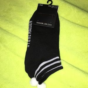 Steve Madden Accessories - Steve Madden Woman’s No-Show Socks Steve Madden Accessories - Steve Madden Woman’s No-Show Socks